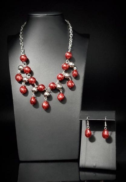 Queen Of The Gala - Red